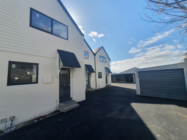 2/486 Barbadoes Street