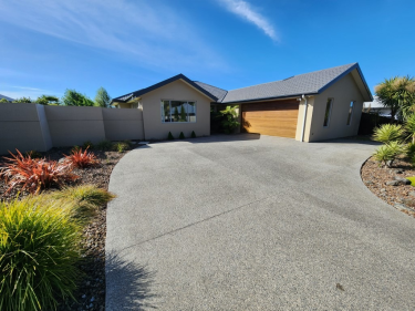 26  Pohutukawa Crescent
