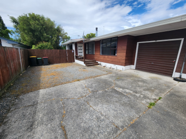 2/156 Hendersons Road