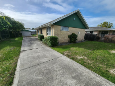 6 Queenspark Drive