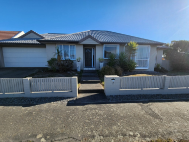 2/7 Orlando Crescent