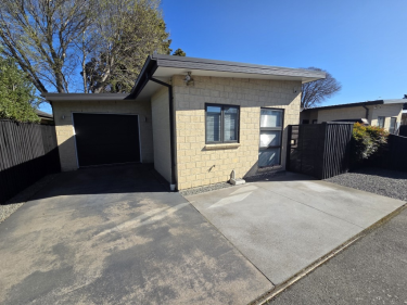 190b  Racecourse Road