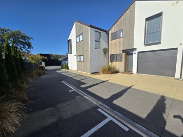 2/9 Edgeware Road