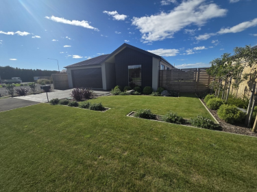 3 Saker Place