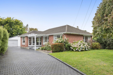 32 Flower Street