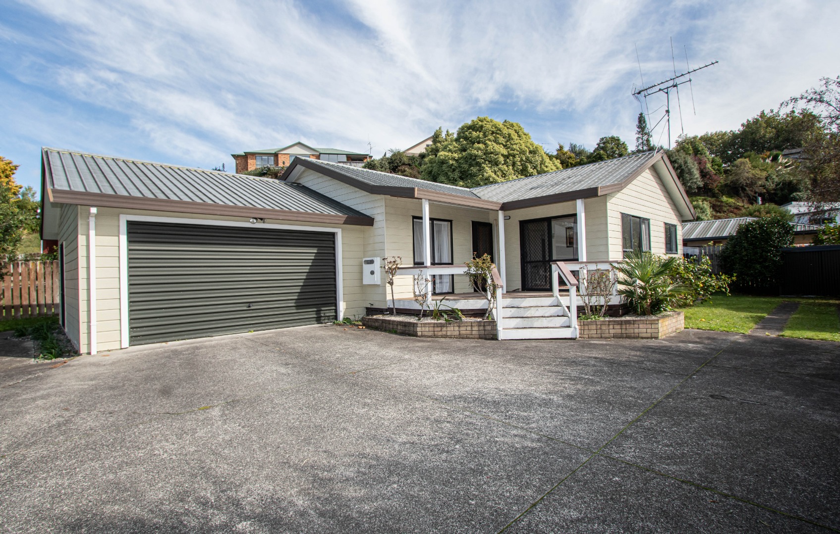 RBPR005571 - Image 2