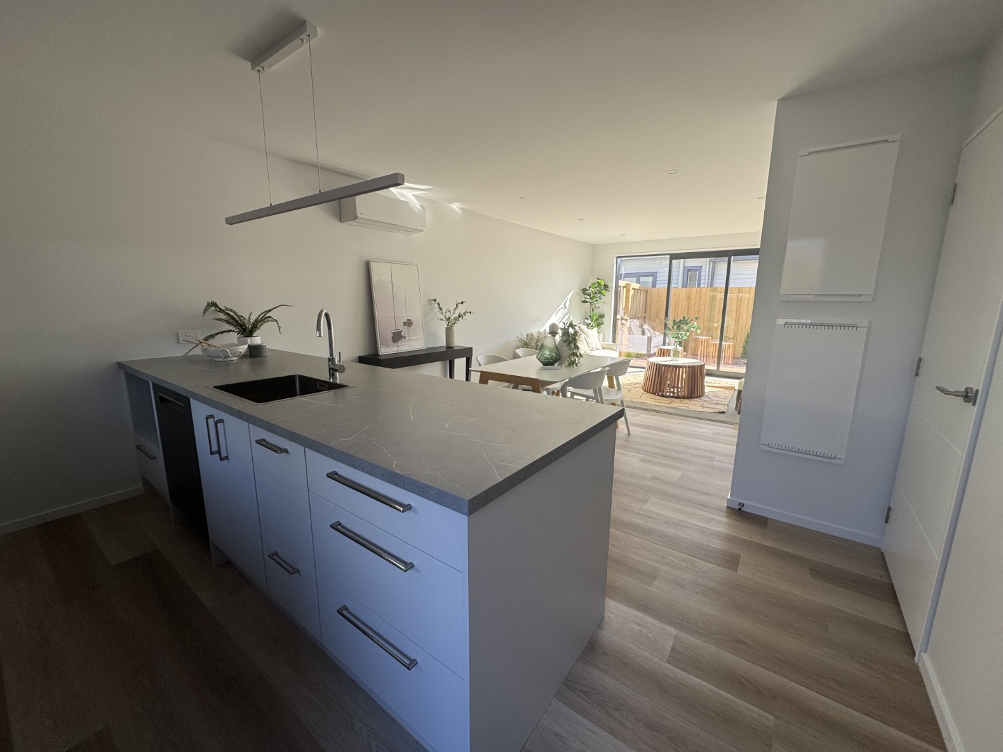 Rental property at 2/228 Cranford Street, St. Albans, Christchurch City, photo 4 of 8
