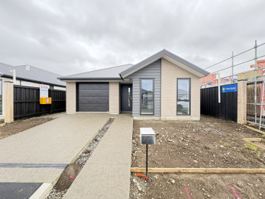 95 Solihull Drive