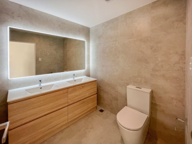5 Vinifera Place
