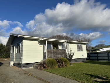 17 Baillie Crescent