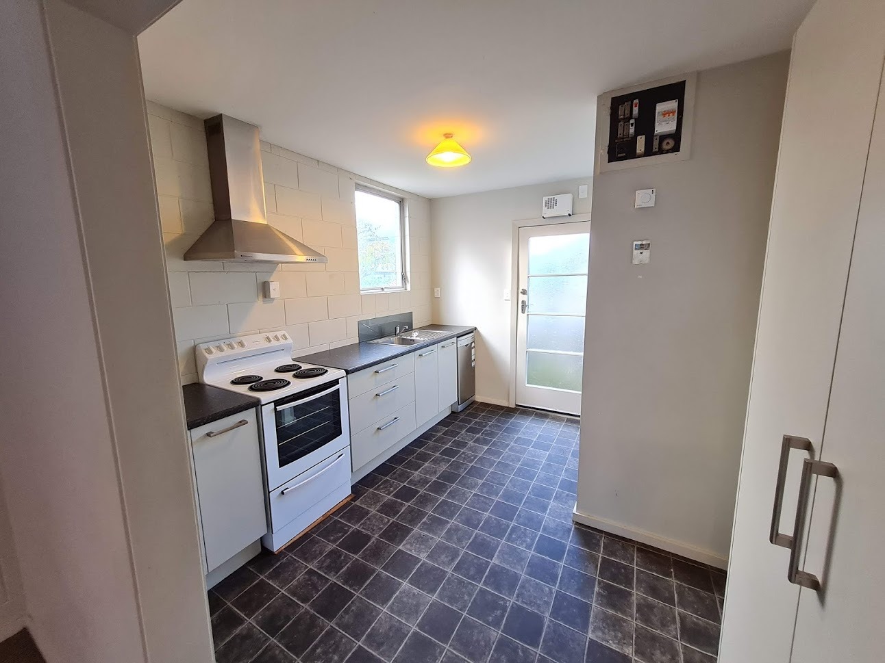 138 Hastings Street East