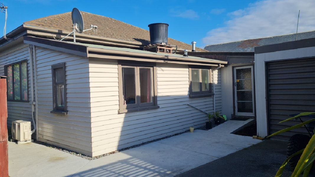 Exterior 4