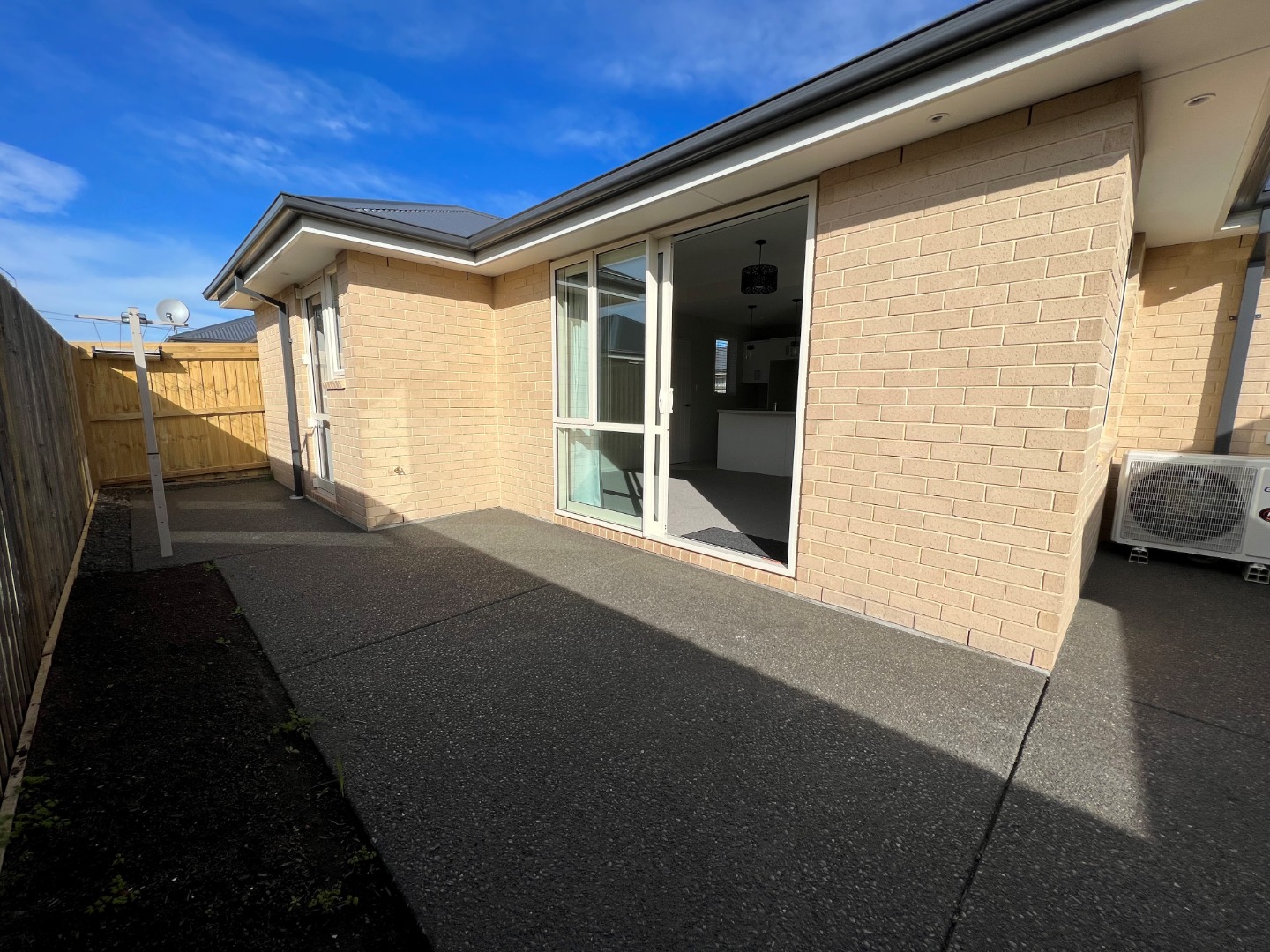 8 Nicholls Road