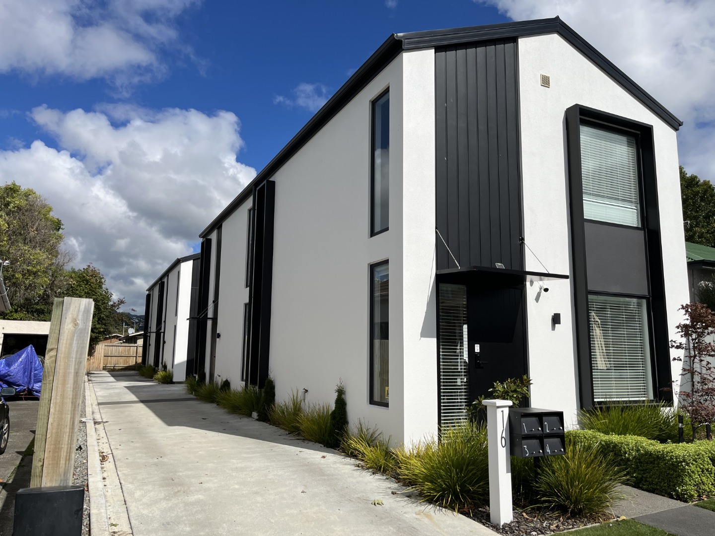 4/16  Devon Street