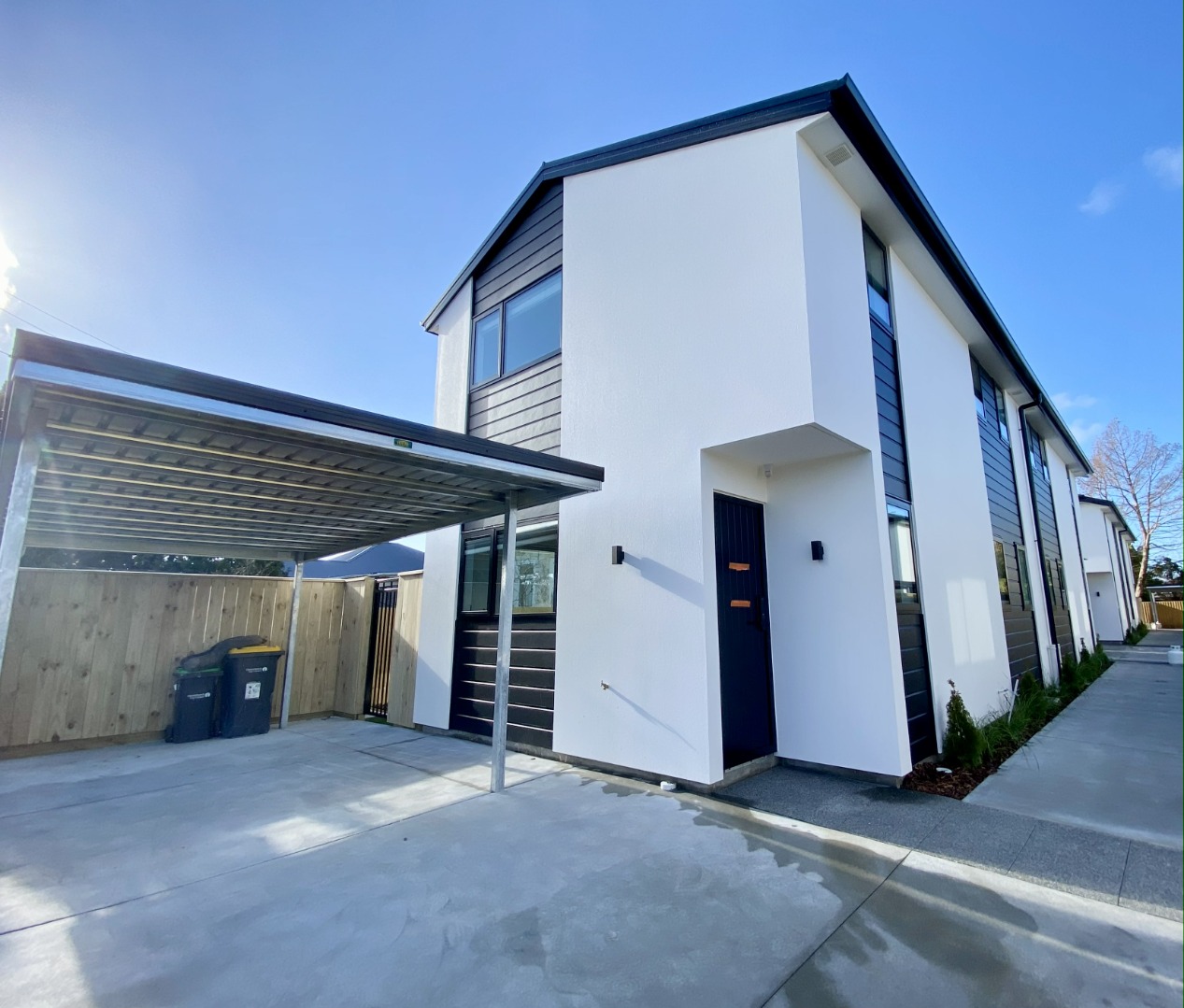 2/50  Hills Road