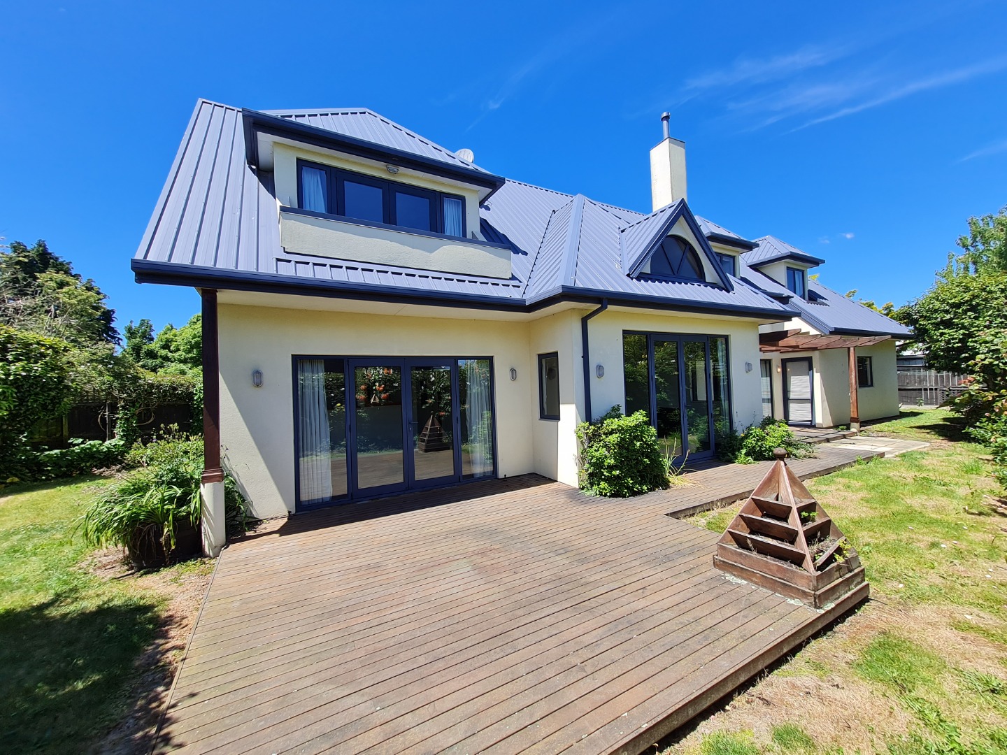 18A McLellan Place