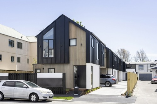 1/303  Hereford Street