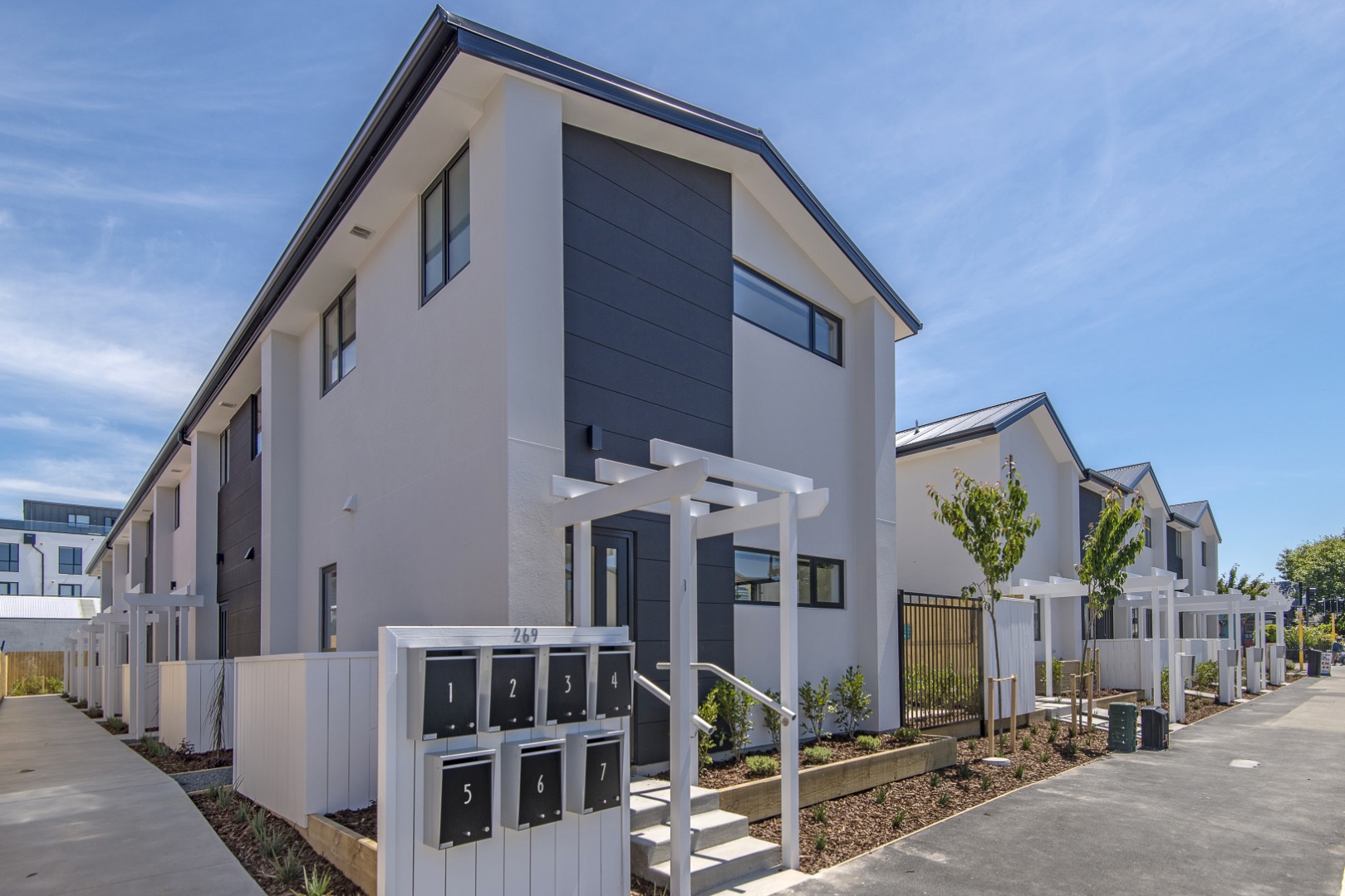 4/269  Barbadoes Street