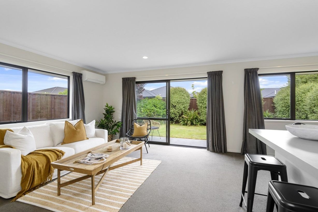 11999642822193348063