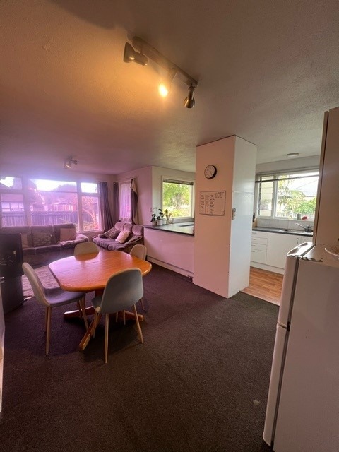 85 mem lounge