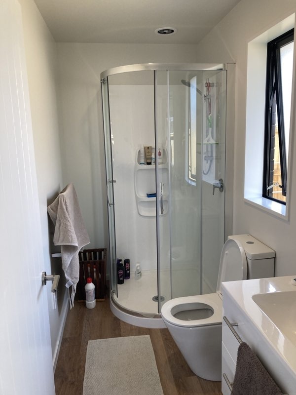 8 Kens Lane - ensuite