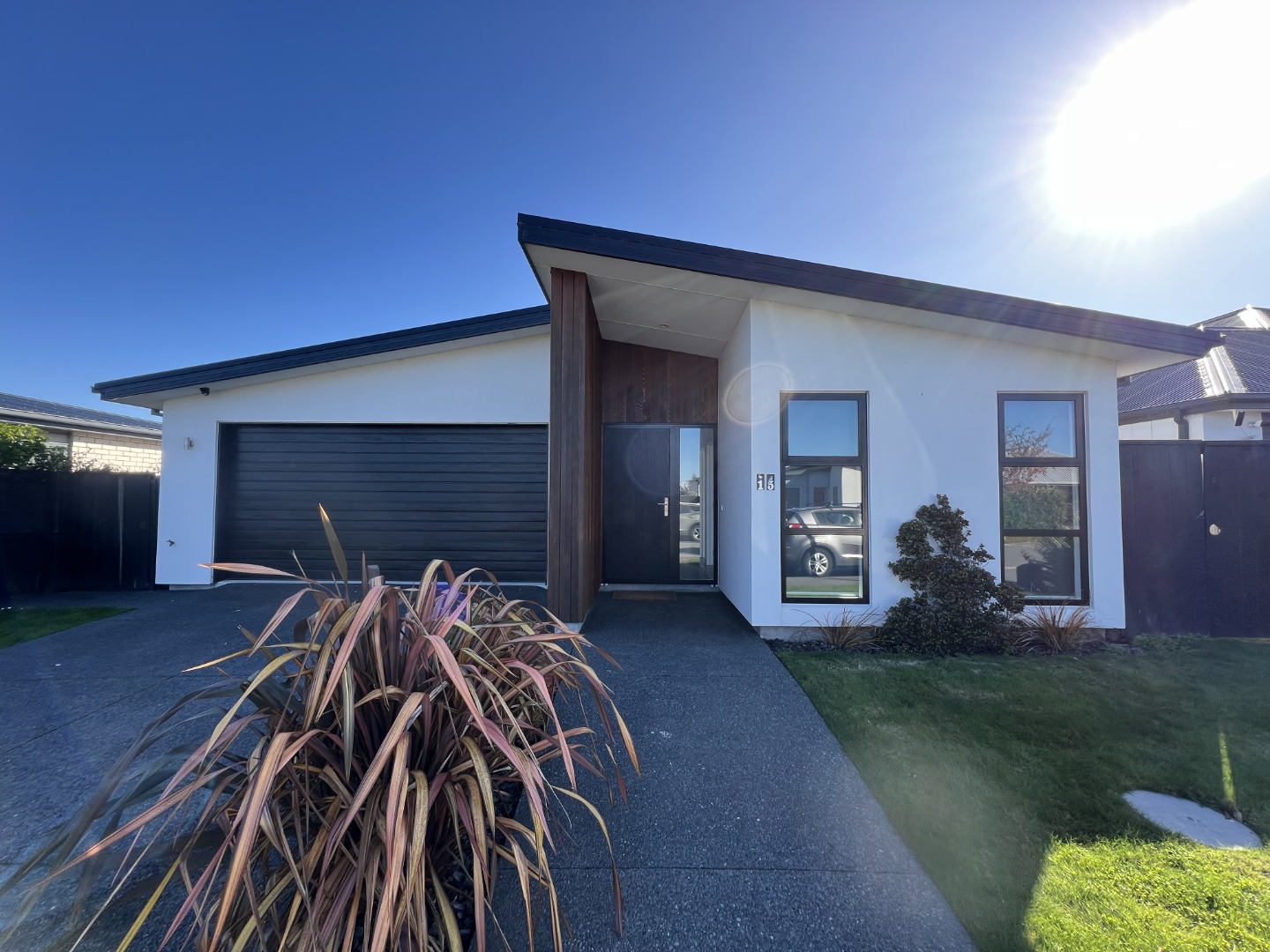 15 Robert Duncan Road