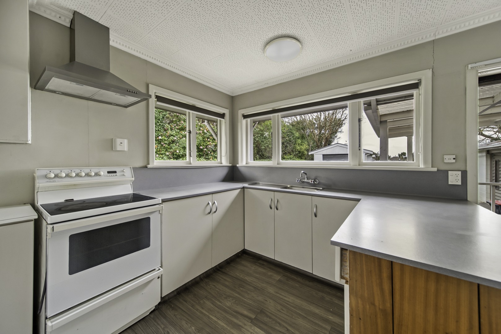 372 Greers Road10