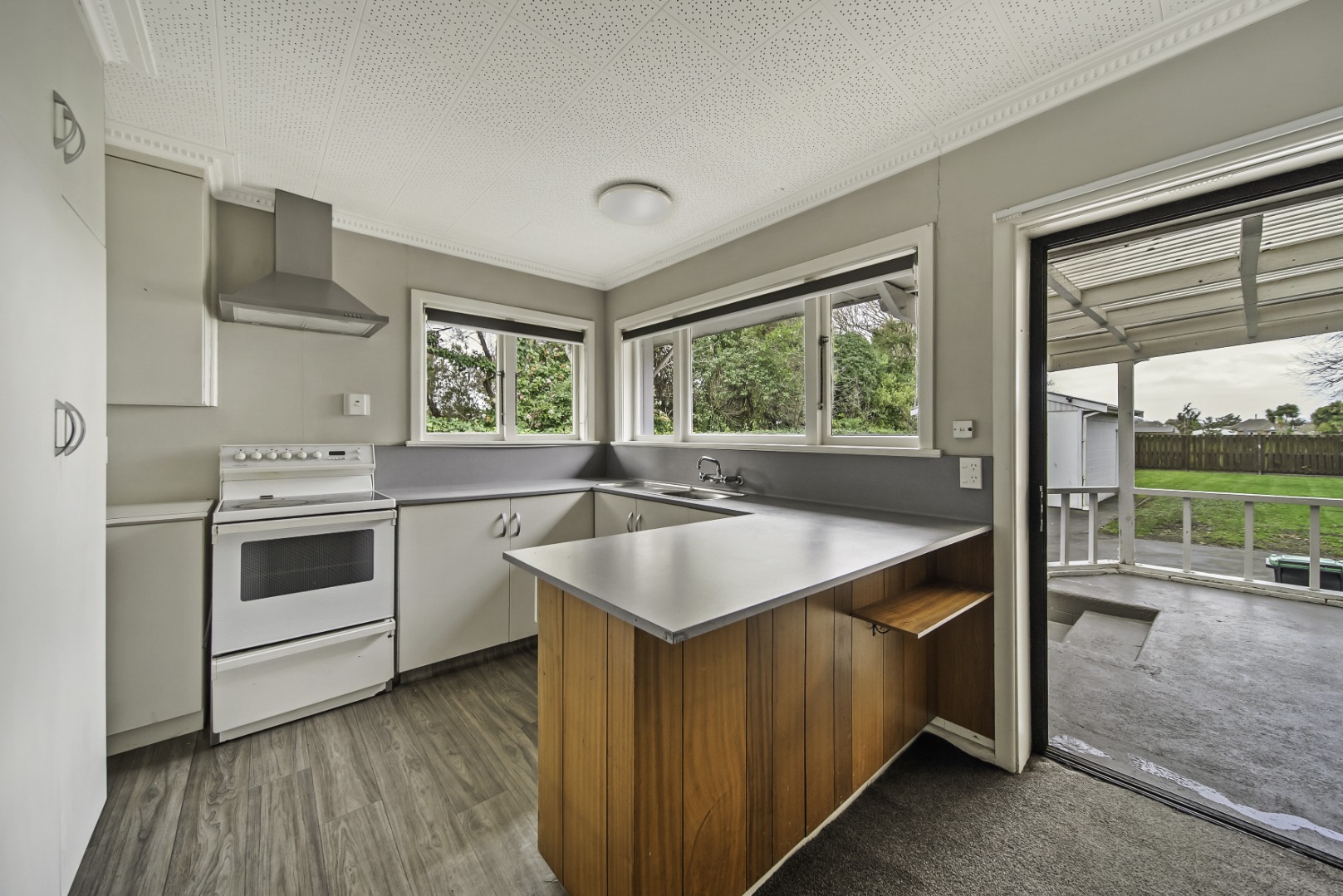 372 Greers Road8