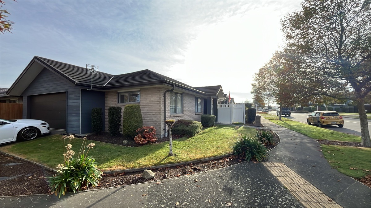 12  Kittyhawk Avenue