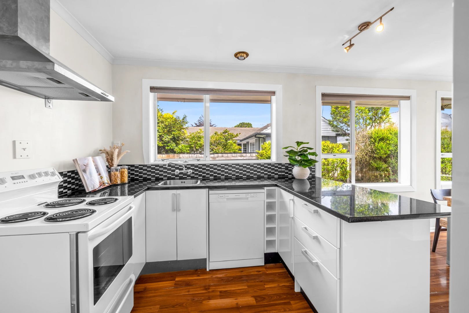 4a26-H3414393-176507799__1764023153-17143-171