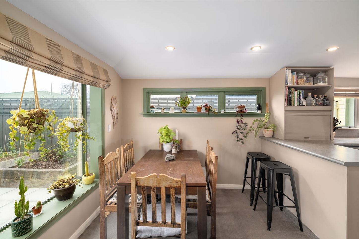 910b245a-6ac4-42da-a857-3ad04e713050