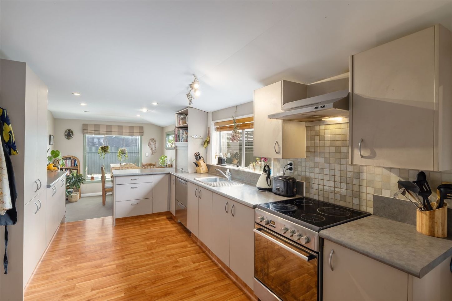 32529c8e-94b6-4451-a50c-8a01b9d0387b