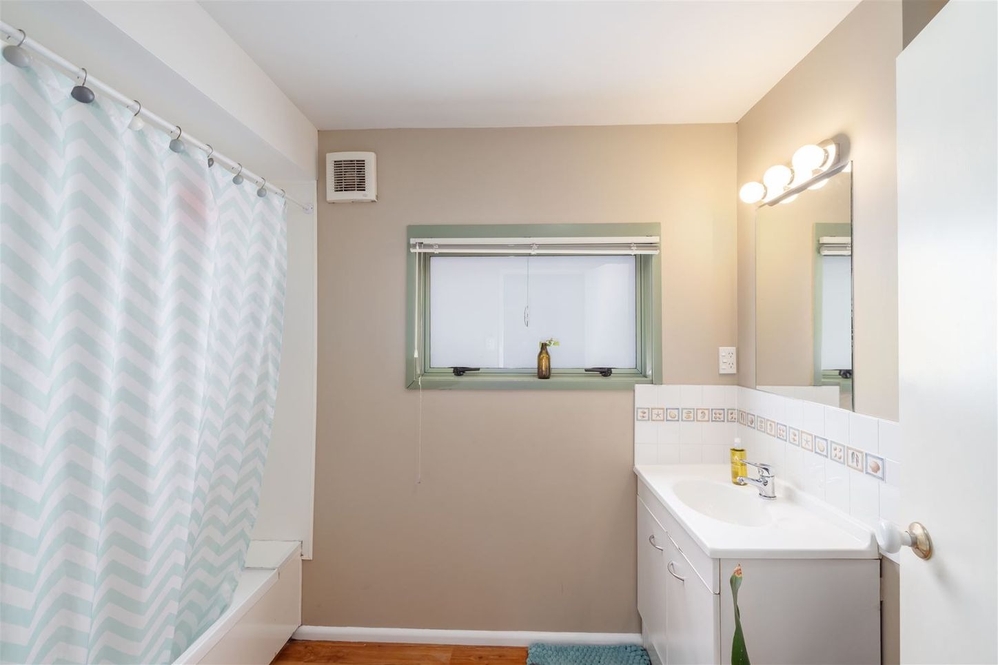 a97684c4-a2fb-4838-bcaa-2142ba467e27