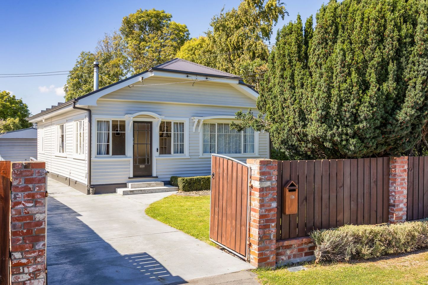 136 Neville St