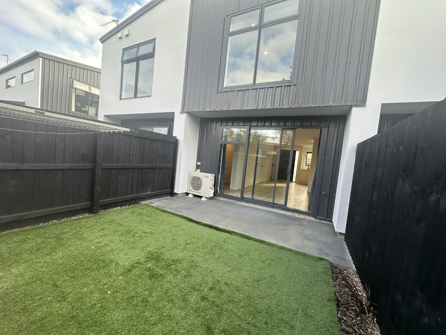 2/10a McLean Street