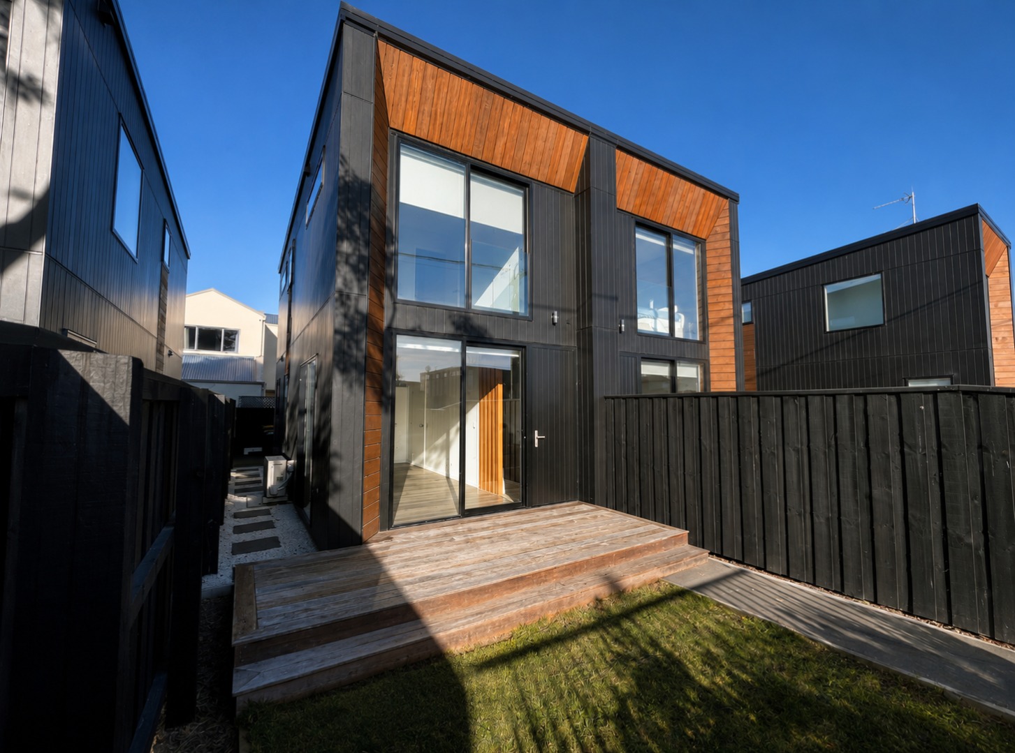 98 Canon St