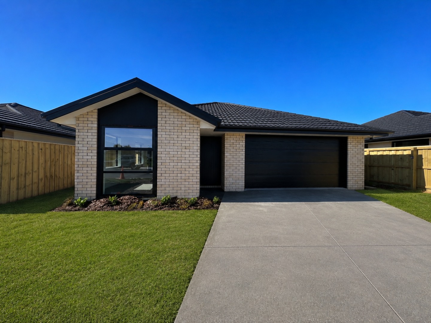 62 Crossley Ave
