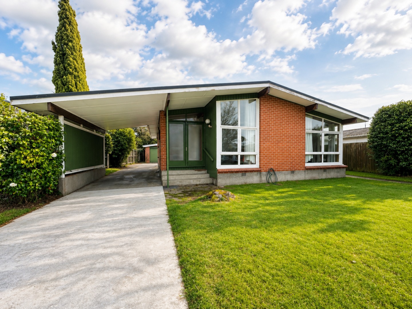 4 Newbridge Place