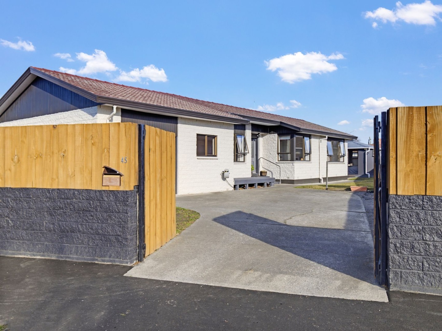 45 Ashwood St