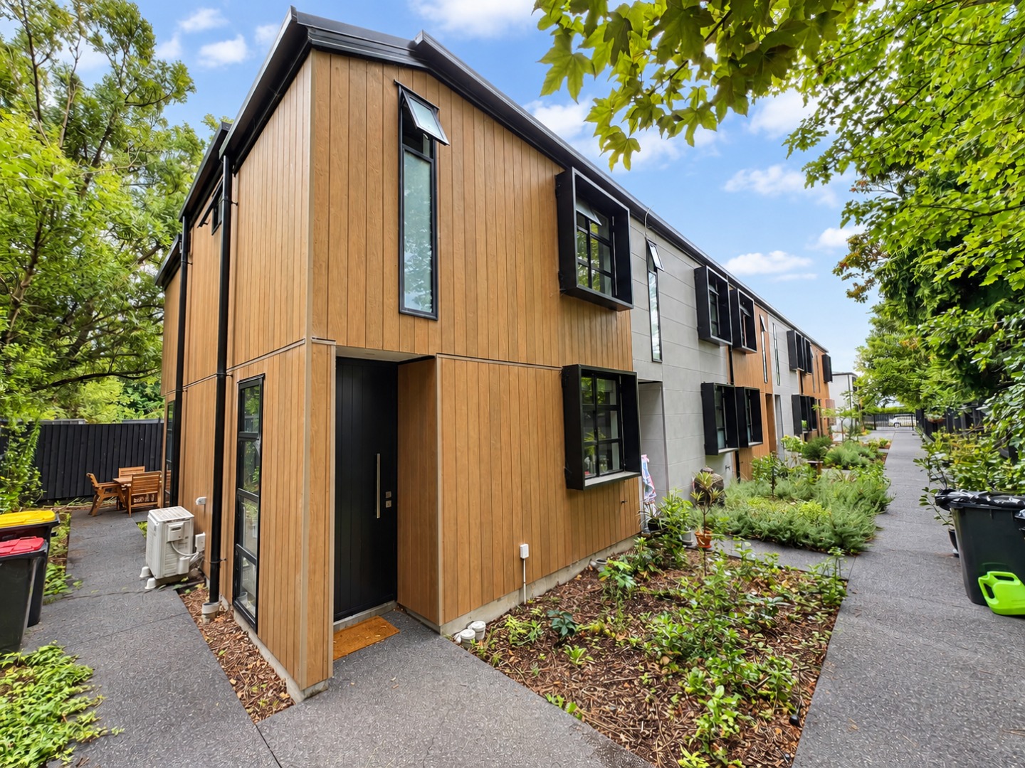 8/91  Springfield Road