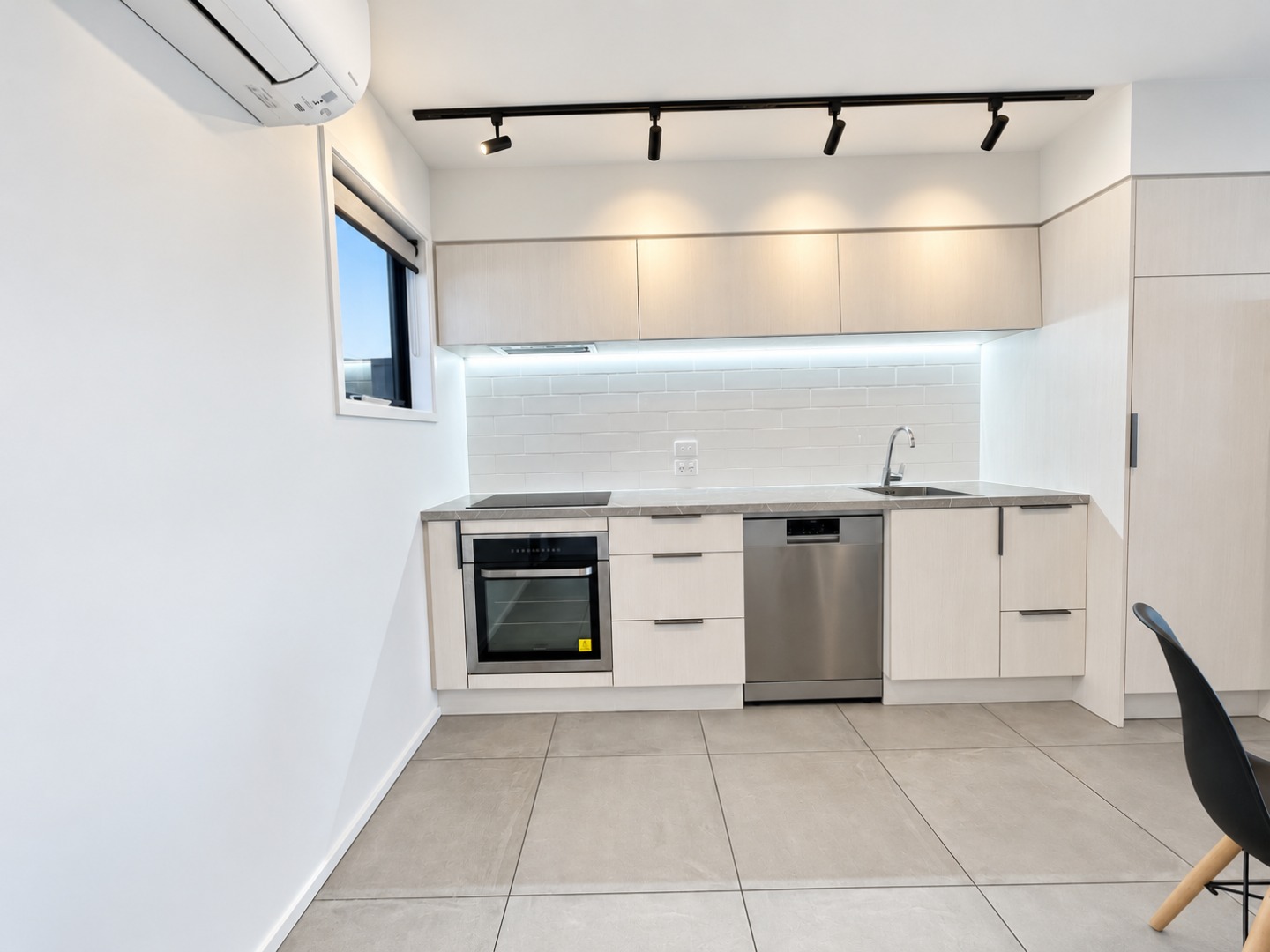 Bright Minimalist Modern Kitchen