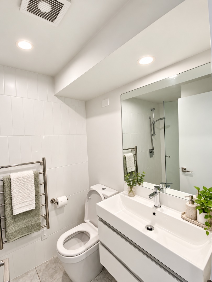 Modern Spa-Like Bathroom with Greenery