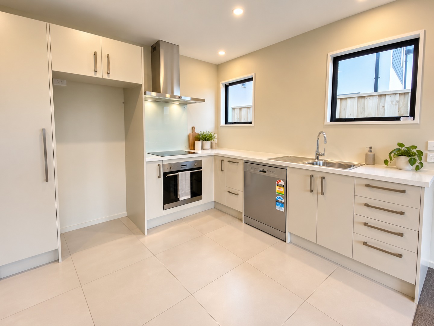Bright Minimalist L-Shaped Kitchen