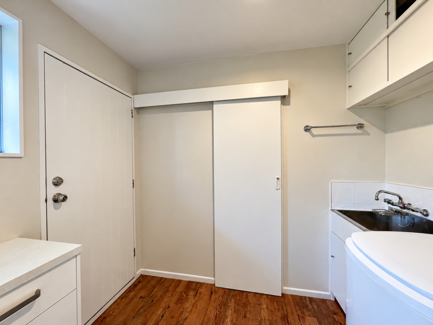 Modern Compact Laundry Room